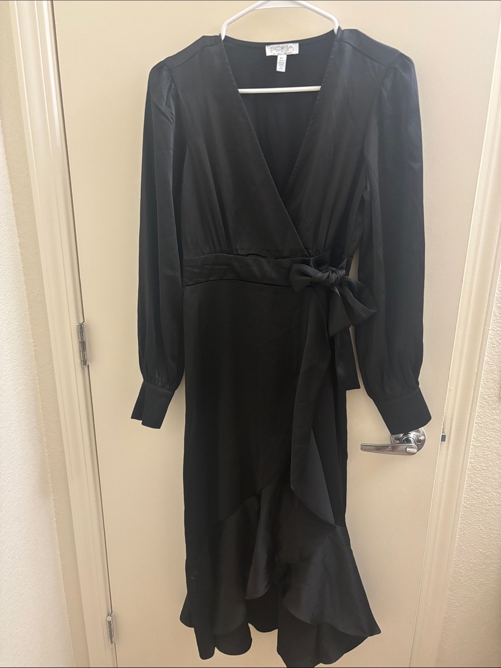 sofia by sofia vergara Black Long Sleeve Wrap Midi Dress with Tie